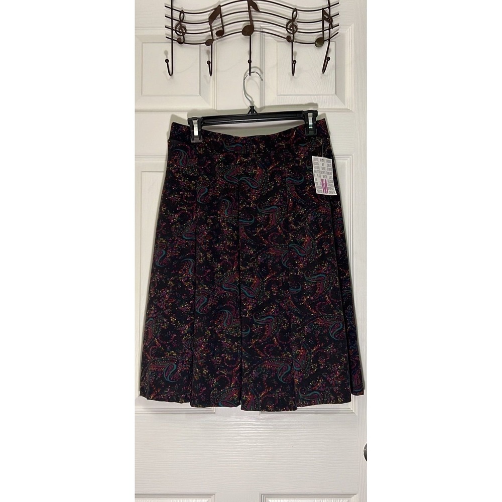 NWT Medium LulaRoe Madison Paisley skirt